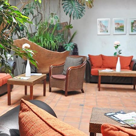 The Originals City, Hotel La Reine Jeanne, Orthez Buitenkant foto
