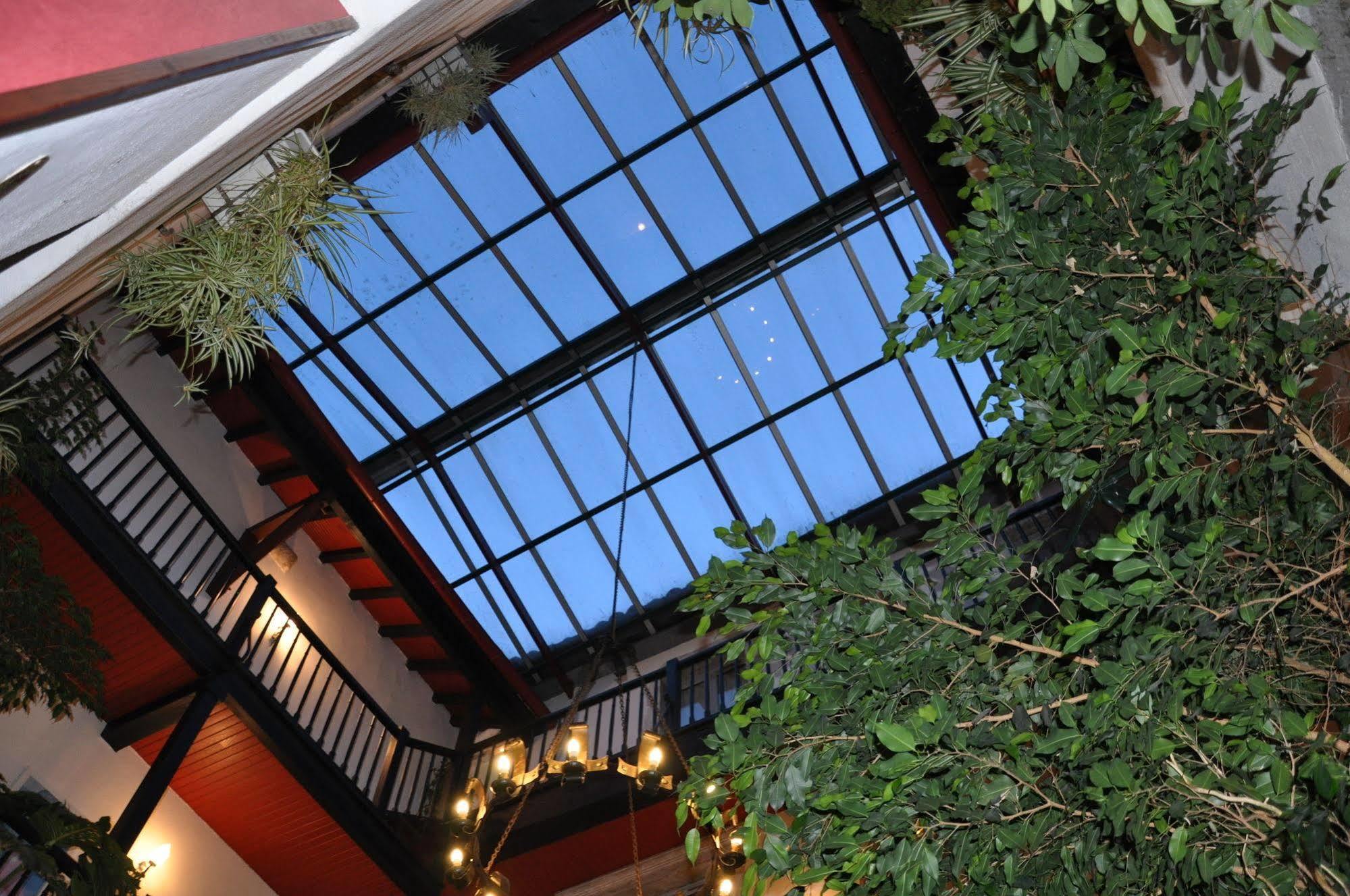 The Originals City, Hotel La Reine Jeanne, Orthez Buitenkant foto