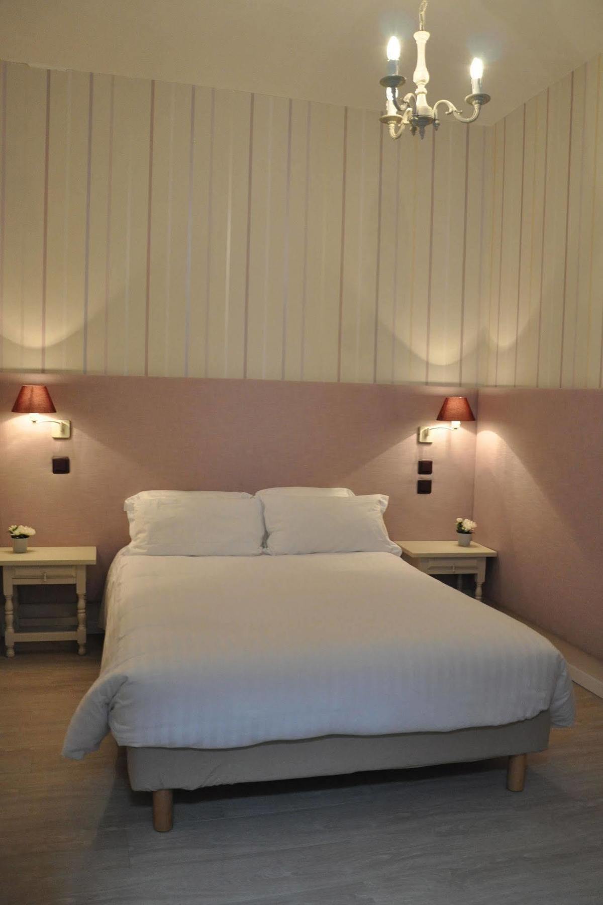 The Originals City, Hotel La Reine Jeanne, Orthez Buitenkant foto