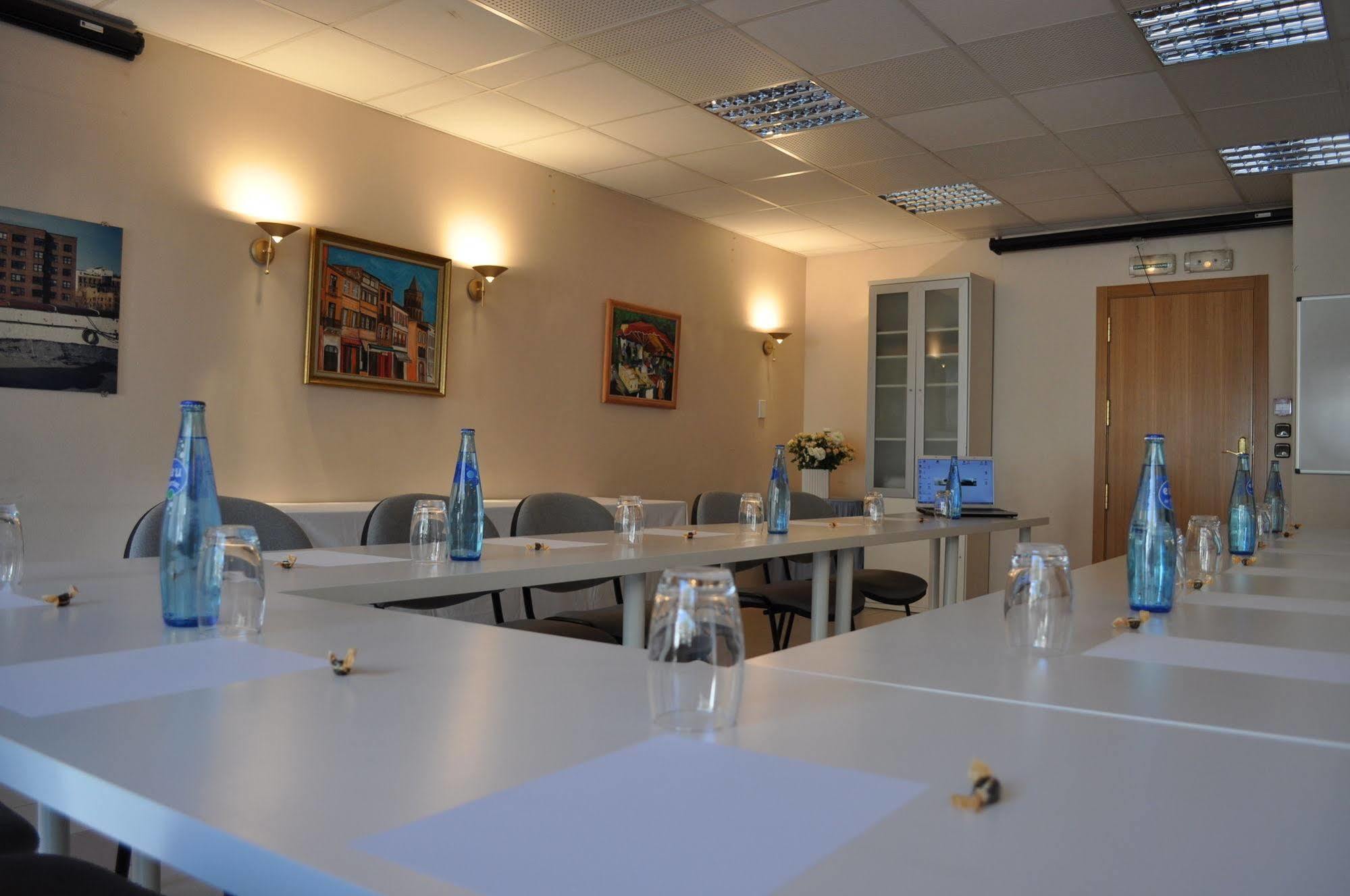 The Originals City, Hotel La Reine Jeanne, Orthez Buitenkant foto