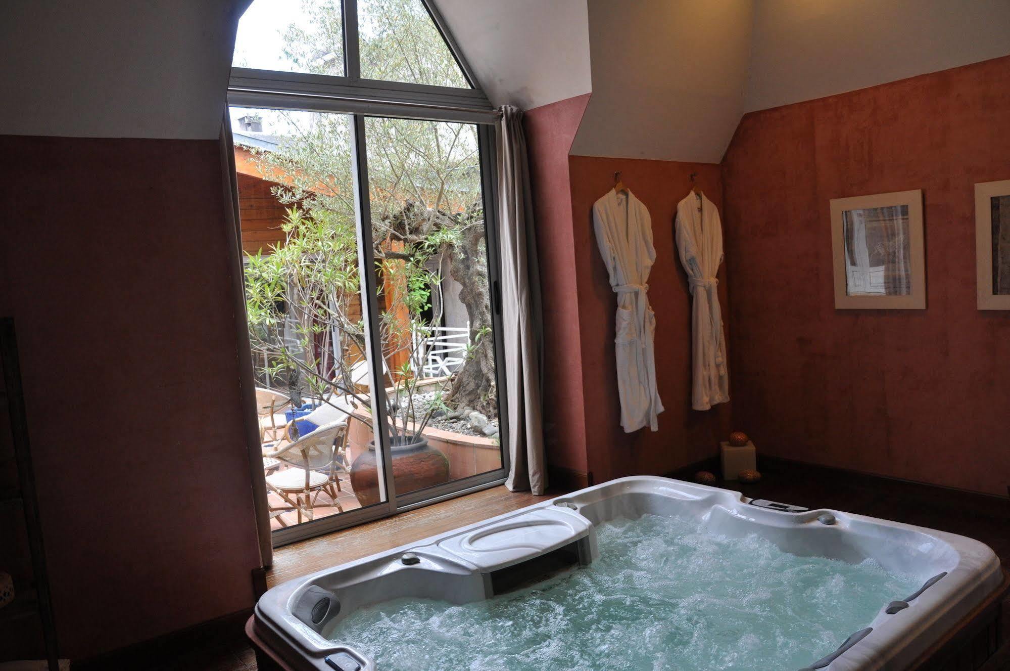 The Originals City, Hotel La Reine Jeanne, Orthez Buitenkant foto